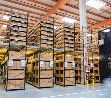 rack multinivel pasillo elevado